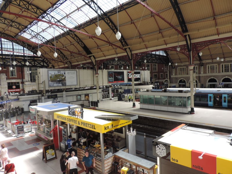 London Victoria Station 03