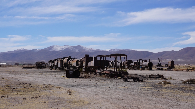 Uyuni train cemetery 09