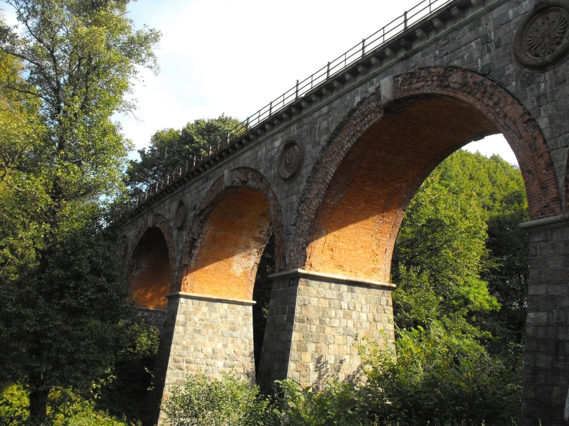 Zabytkowy most kolejowy w Bytowie